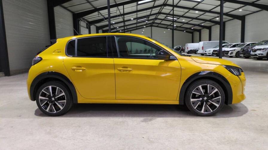 Mandataire Automobile occasion, recherche de Peugeot 208-puretech-100-s-s-bvm6-gt - E-Motors