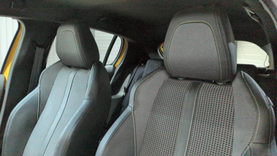 Mandataire Automobile occasion, recherche de Peugeot 208-puretech-100-s-s-bvm6-gt - E-Motors