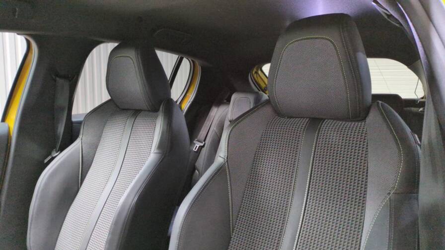 Mandataire Automobile occasion, recherche de Peugeot 208-puretech-100-s-s-bvm6-gt - E-Motors