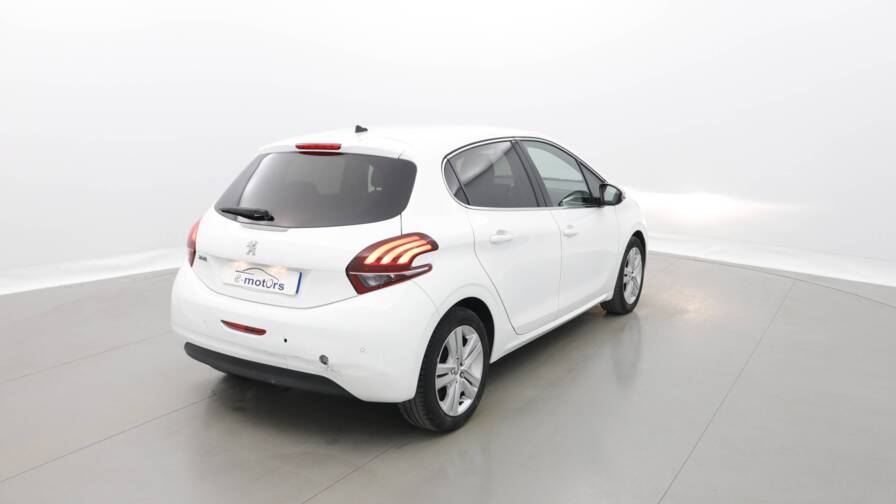 Mandataire Automobile occasion, recherche de Peugeot 208-puretech-110-allure - E-Motors