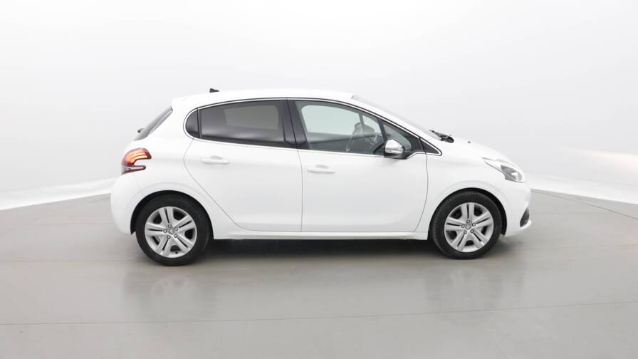 Mandataire Automobile occasion, recherche de Peugeot 208-puretech-110-allure - E-Motors
