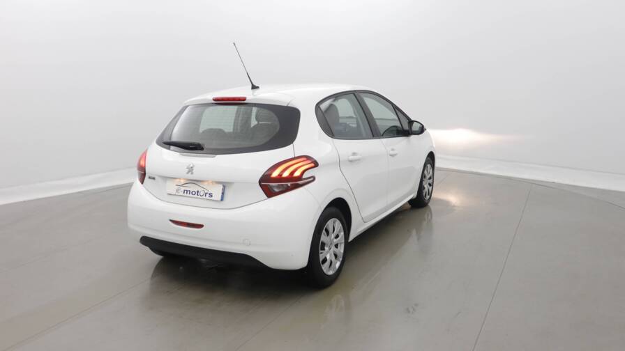 Mandataire Automobile occasion, recherche de Peugeot 208-puretech-82-bvm5-active - E-Motors