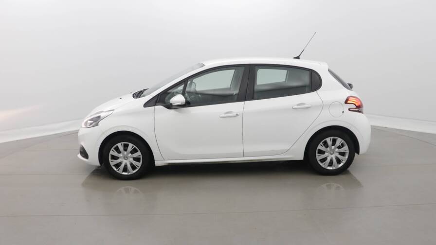 Mandataire Automobile occasion, recherche de Peugeot 208-puretech-82-bvm5-active - E-Motors