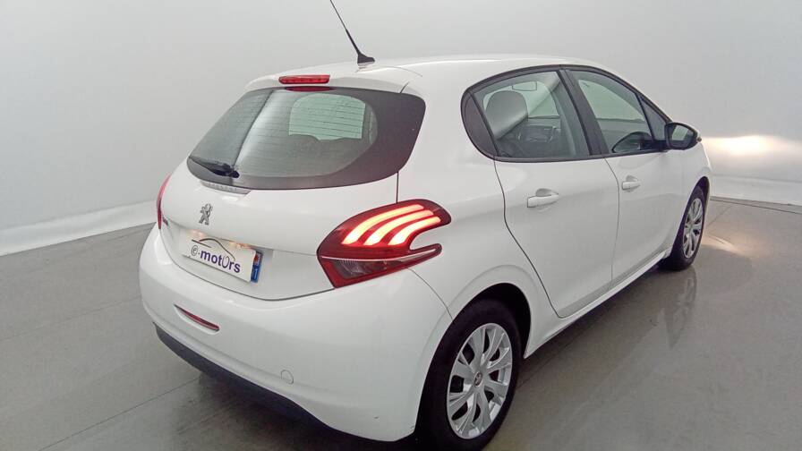 Mandataire Automobile occasion, recherche de Peugeot 208-puretech-82-bvm5-active - E-Motors