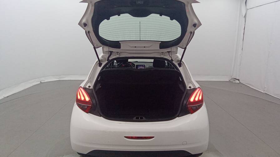 Mandataire Automobile occasion, recherche de Peugeot 208-puretech-82-bvm5-active - E-Motors