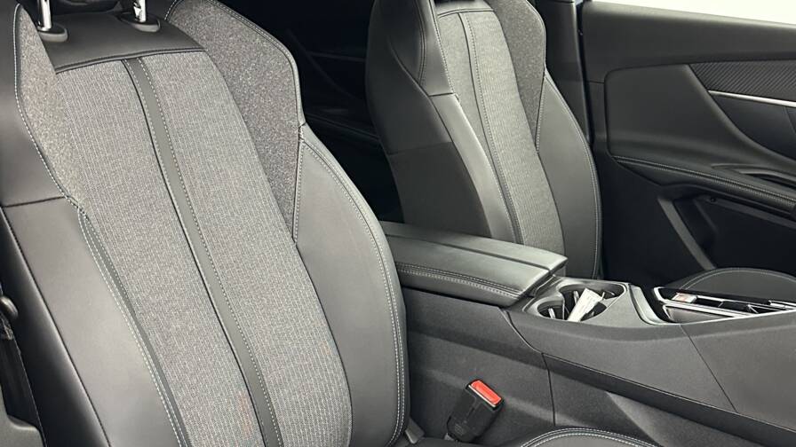 Mandataire Automobile occasion, recherche de Peugeot 3008-1-2-hybrid-136ch-allure-pack-e-dcs6 - E-Motors