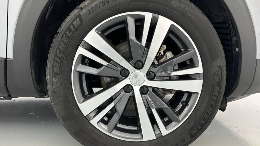 Mandataire Automobile occasion, recherche de Peugeot 3008-1-2-hybrid-136ch-allure-pack-e-dcs6 - E-Motors