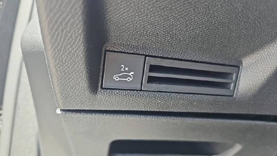 Mandataire Automobile neuf, recherche de Peugeot 3008-1-2-hybrid-145-gt-e-dcs6 - E-Motors