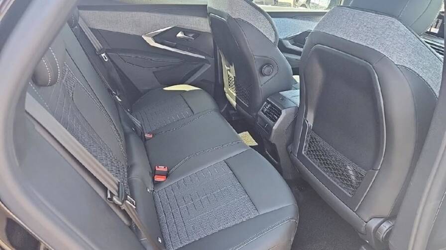 Mandataire Automobile neuf, recherche de Peugeot 3008-1-2-hybrid-145-gt-e-dcs6 - E-Motors