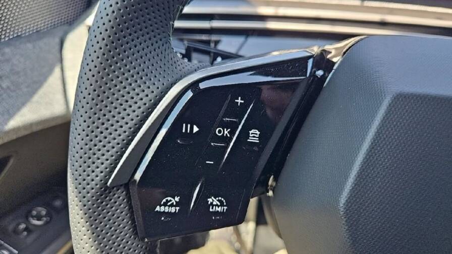 Mandataire Automobile neuf, recherche de Peugeot 3008-1-2-hybrid-145-gt-e-dcs6 - E-Motors