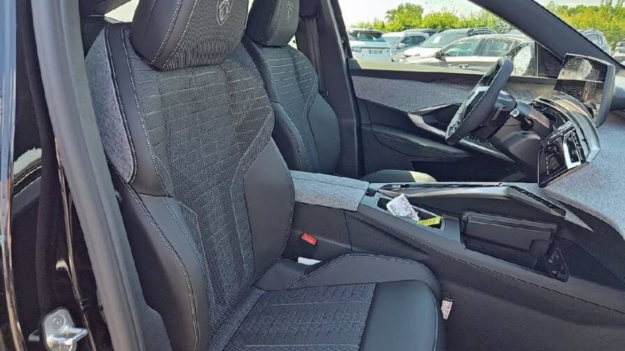 Mandataire Automobile neuf, recherche de Peugeot 3008-1-2-hybrid-145-gt-e-dcs6 - E-Motors