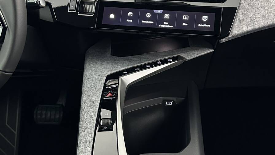 Mandataire Automobile neuf, recherche de Peugeot 3008-1-2-hybrid-145ch-allure-e-dcs6 - E-Motors