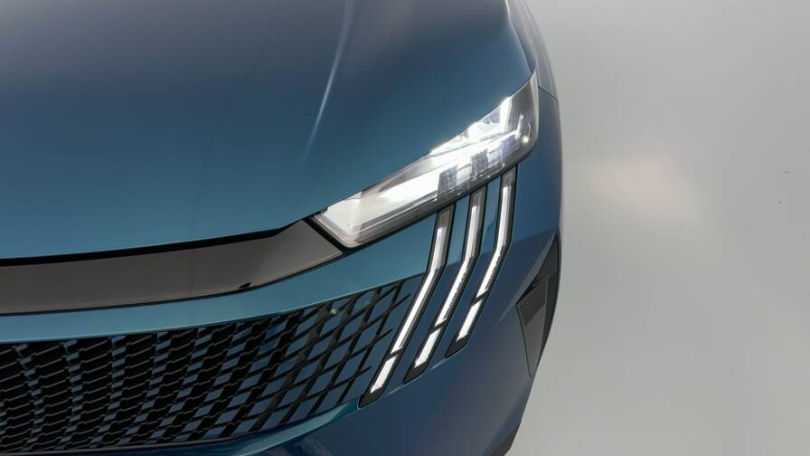 Mandataire Automobile neuf, recherche de Peugeot 3008-1-2-hybrid-145ch-allure-e-dcs6 - E-Motors