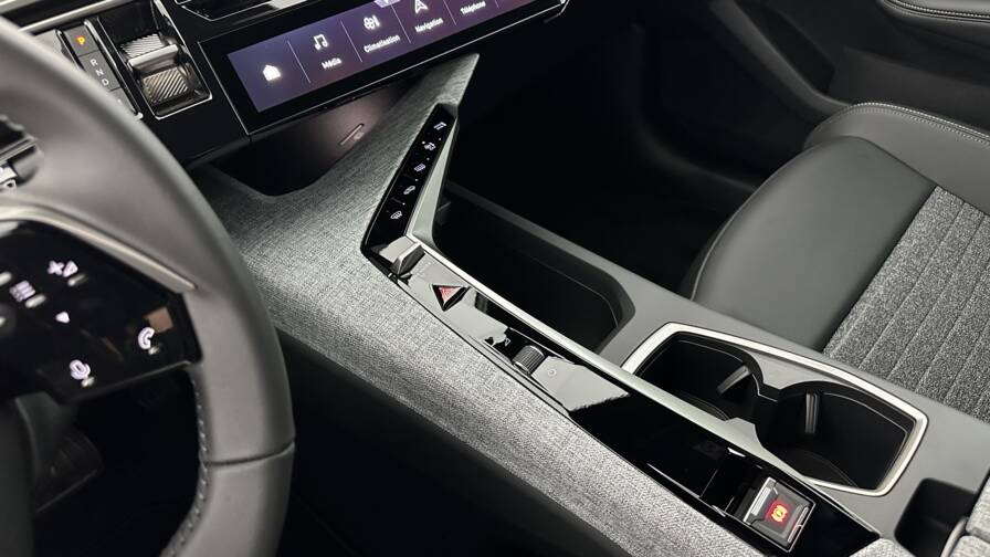 Mandataire Automobile neuf, recherche de Peugeot 3008-1-2-hybrid-145ch-allure-e-dcs6 - E-Motors