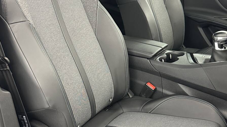 Mandataire Automobile occasion, recherche de Peugeot 3008-1-2-puretech-130ch-allure-pack - E-Motors