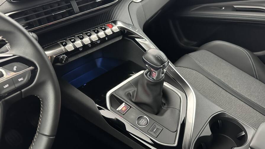 Mandataire Automobile occasion, recherche de Peugeot 3008-1-2-puretech-130ch-allure-pack - E-Motors