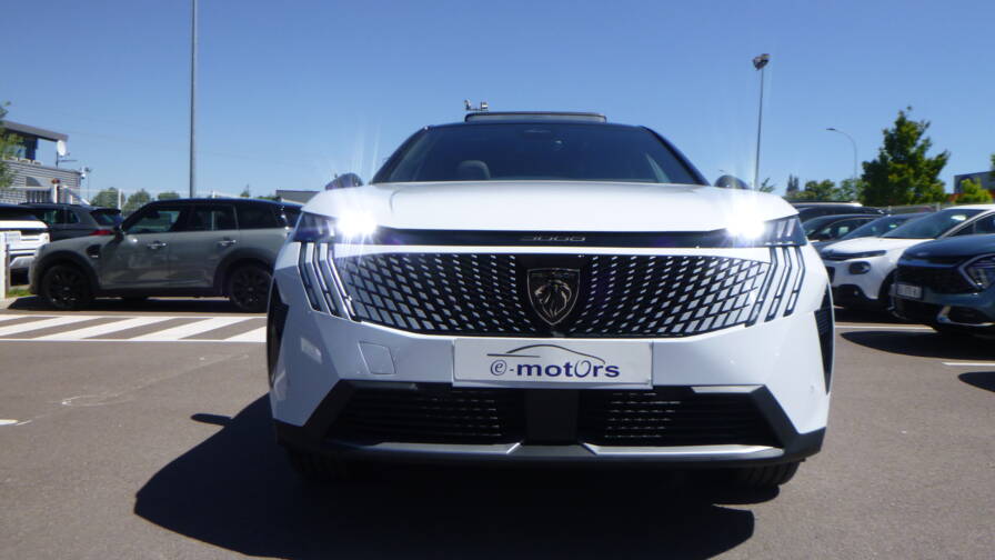 Mandataire Automobile neuf, recherche de Peugeot 3008-hybrid-145-e-dcs6-gt-plus-toit-ouvrant-plus-pack-360 - E-Motors