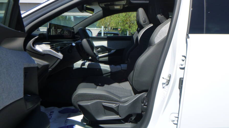 Mandataire Automobile neuf, recherche de Peugeot 3008-hybrid-145-e-dcs6-gt-plus-toit-ouvrant-plus-pack-360 - E-Motors