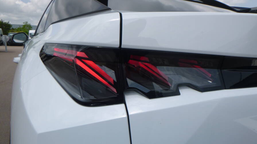 Mandataire Automobile neuf, recherche de Peugeot 3008-hybrid-145-e-dcs6-gt-plus-toit-ouvrant-plus-pack-360 - E-Motors