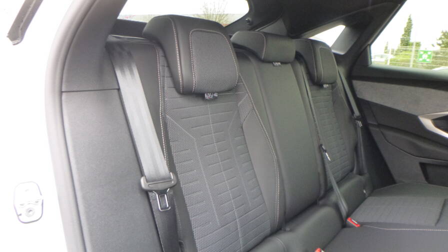 Mandataire Automobile neuf, recherche de Peugeot 3008-hybrid-145-e-dcs6-allure-plus-pack-panoramic-navigation - E-Motors