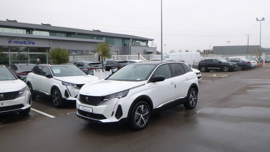 Avis-mandataire-auto-Emotors-Peugeot-3008-Allure-pack-hybrid-225-e-eat8.