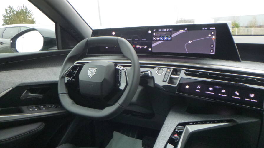 Mandataire Automobile neuf, recherche de Peugeot 3008-hybrid-145-e-dcs6-allure-plus-pack-panoramic-navigation - E-Motors