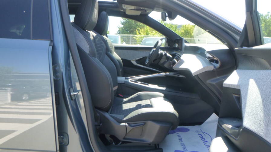 Mandataire Automobile neuf, recherche de Peugeot 3008-hybrid-145-e-dcs6-gt-plus-toit-ouvrant-plus-pack-360 - E-Motors
