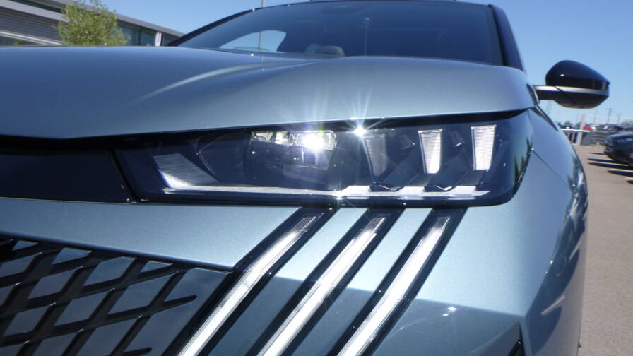 Mandataire Automobile neuf, recherche de Peugeot 3008-hybrid-145-e-dcs6-gt-plus-toit-ouvrant-plus-pack-360 - E-Motors