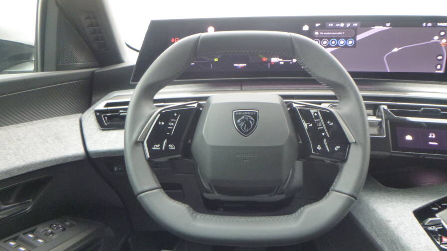 Mandataire Automobile neuf, recherche de Peugeot 3008-hybrid-145-e-dcs6-allure-plus-pack-panoramic-navigation - E-Motors