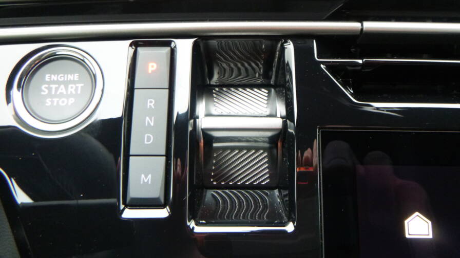 Mandataire Automobile neuf, recherche de Peugeot 3008-hybrid-145-e-dcs6-allure-plus-pack-panoramic-navigation - E-Motors