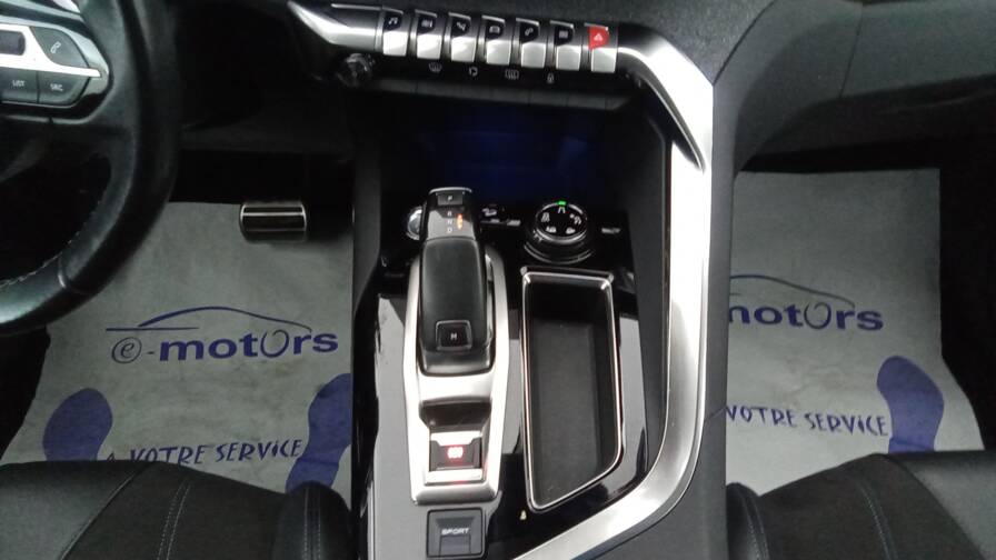 Mandataire Automobile occasion, recherche de Peugeot 3008-bluehdi-130ch-s-s-eat8-crossway - E-Motors