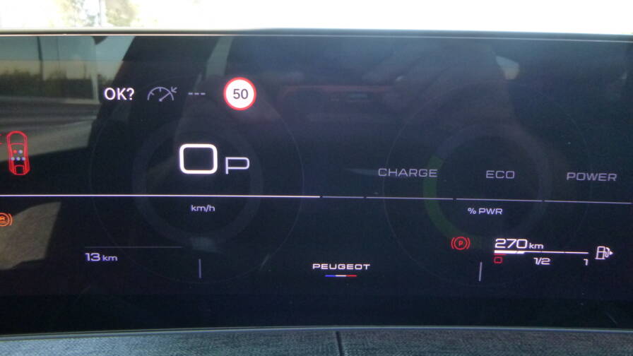 Mandataire Automobile neuf, recherche de Peugeot 3008-hybrid-145-e-dcs6-allure-plus-pack-panoramic-navigation - E-Motors