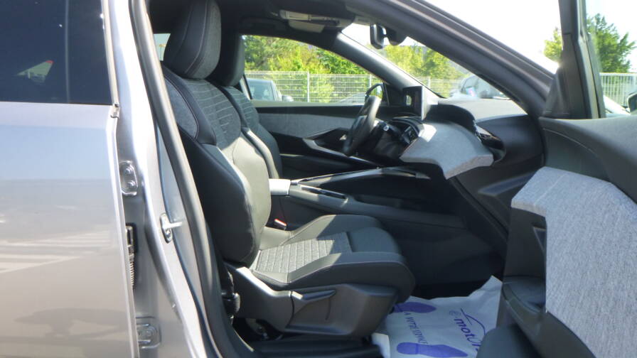 Mandataire Automobile neuf, recherche de Peugeot 3008-hybrid-145-e-dcs6-allure-plus-pack-panoramic-navigation - E-Motors