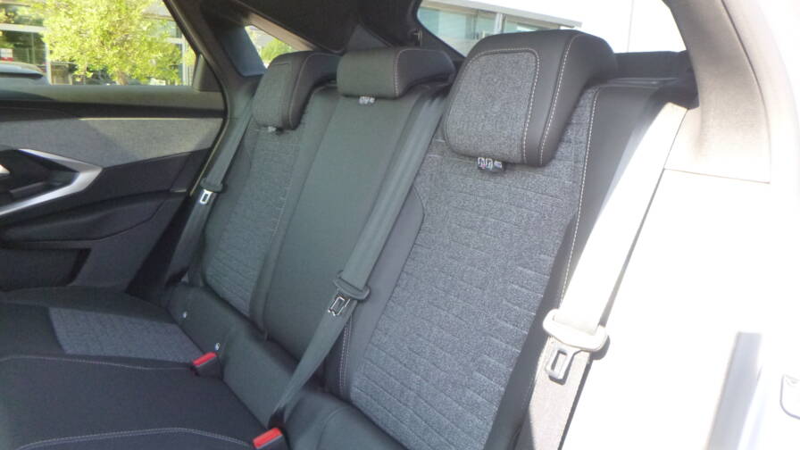 Mandataire Automobile neuf, recherche de Peugeot 3008-hybrid-145-e-dcs6-allure-plus-pack-panoramic-navigation - E-Motors