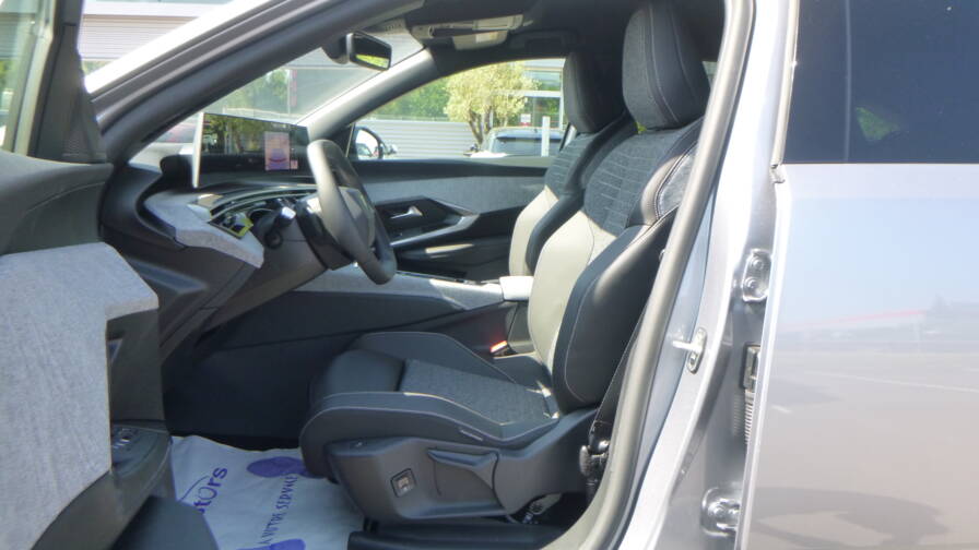 Mandataire Automobile neuf, recherche de Peugeot 3008-hybrid-145-e-dcs6-allure-plus-pack-panoramic-navigation - E-Motors