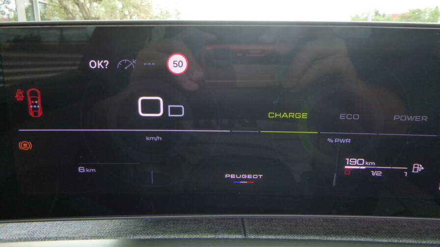 Mandataire Automobile neuf, recherche de Peugeot 3008-hybrid-145-e-dcs6-allure-plus-pack-panoramic-navigation - E-Motors