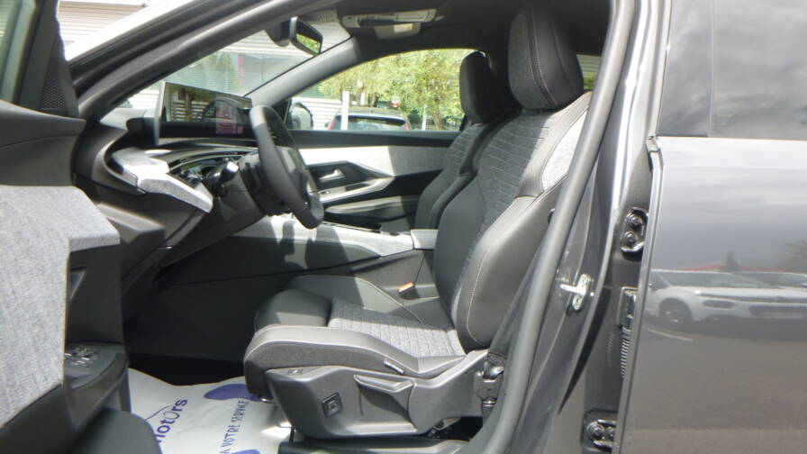 Mandataire Automobile neuf, recherche de Peugeot 3008-hybrid-145-e-dcs6-allure-plus-pack-panoramic-navigation - E-Motors