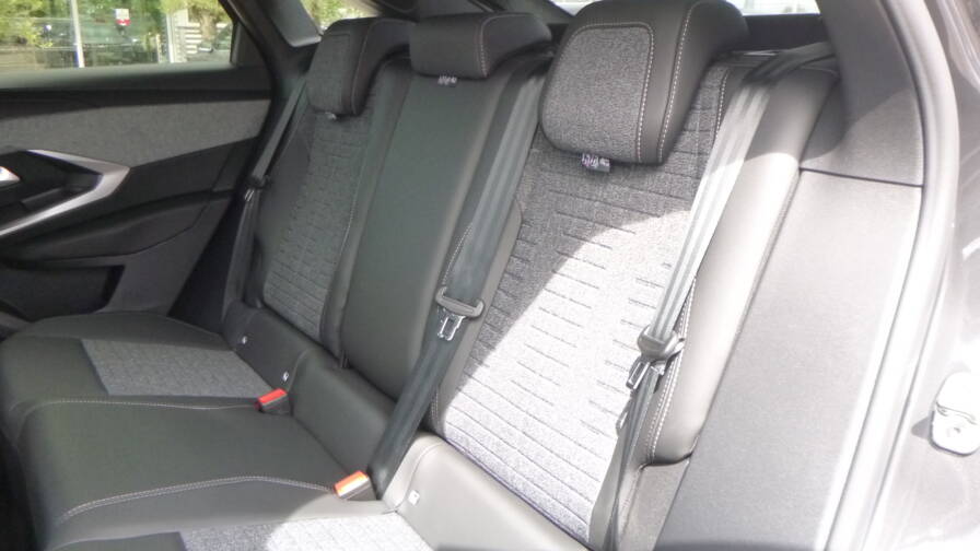 Mandataire Automobile neuf, recherche de Peugeot 3008-hybrid-145-e-dcs6-allure-plus-pack-panoramic-navigation - E-Motors