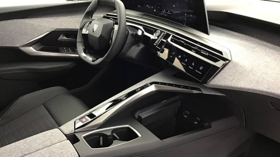 Mandataire Automobile occasion, recherche de Peugeot 3008-gt-hybrid-145-e-dcs6 - E-Motors