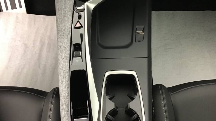 Mandataire Automobile occasion, recherche de Peugeot 3008-gt-hybrid-145-e-dcs6 - E-Motors