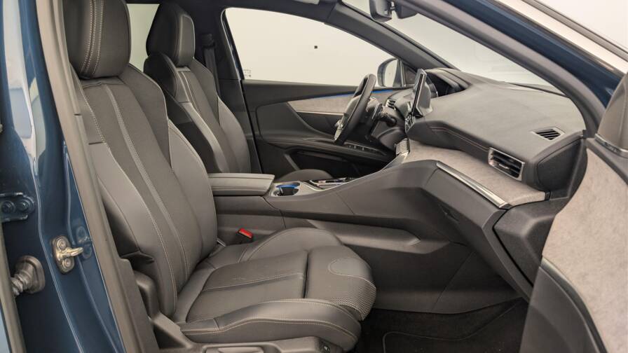 Mandataire Automobile occasion, recherche de Peugeot 3008-hybrid-136-e-dcs6-gt - E-Motors