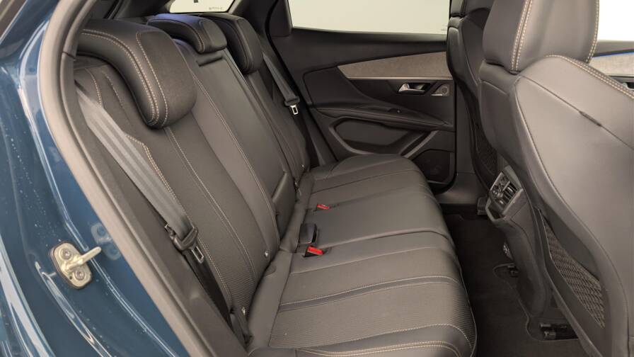 Mandataire Automobile occasion, recherche de Peugeot 3008-hybrid-136-e-dcs6-gt - E-Motors