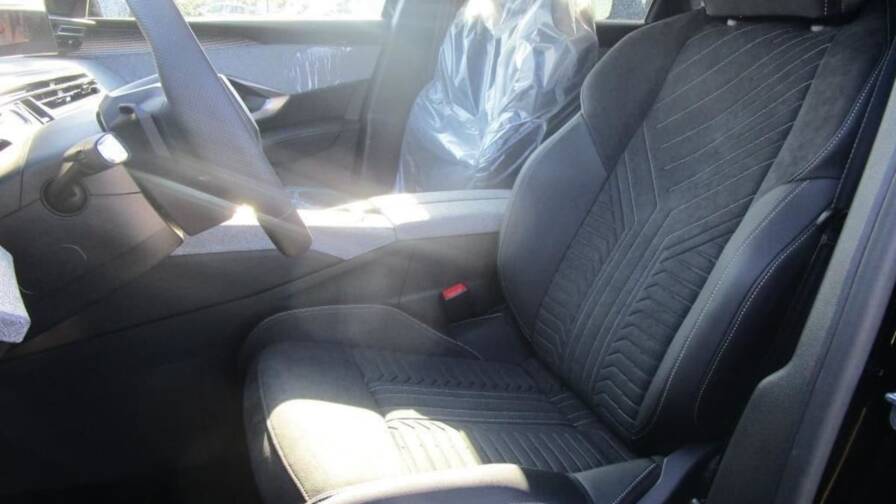 Mandataire Automobile neuf, recherche de Peugeot 3008-hybrid-136-e-dcs6-gt - E-Motors