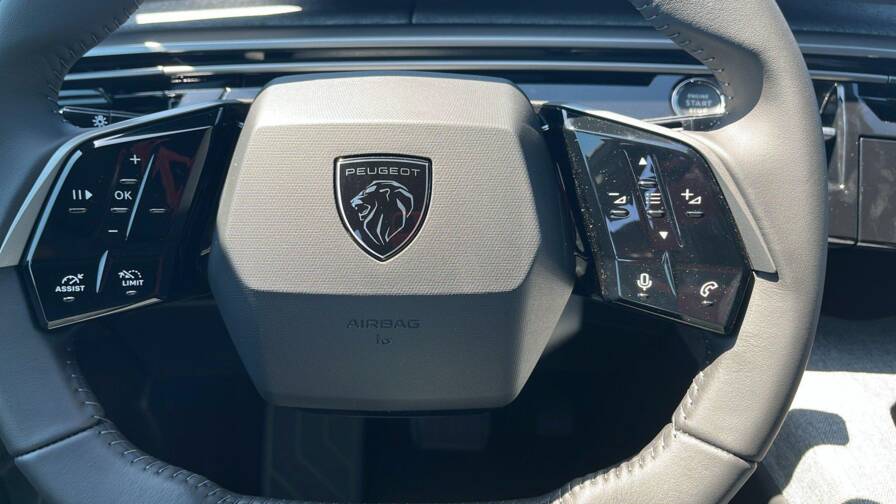 Mandataire Automobile neuf, recherche de Peugeot 3008-hybrid-145-e-dcs6-allure - E-Motors