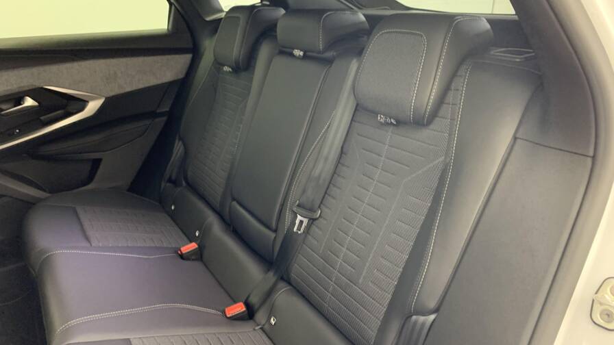 Mandataire Automobile neuf, recherche de Peugeot 3008-hybrid-145-e-dcs6-gt - E-Motors