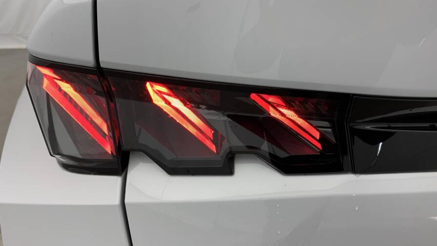 Mandataire Automobile neuf, recherche de Peugeot 3008-hybrid-145-e-dcs6-gt - E-Motors