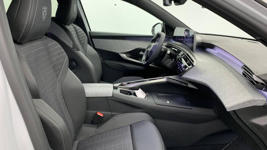 Mandataire Automobile neuf, recherche de Peugeot 3008-hybrid-145-e-dcs6-gt - E-Motors