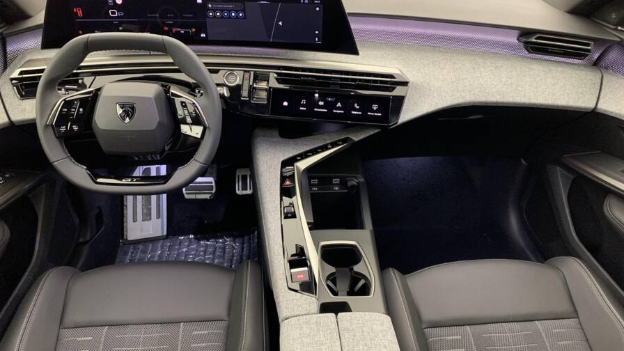 Mandataire Automobile neuf, recherche de Peugeot 3008-hybrid-145-e-dcs6-gt - E-Motors