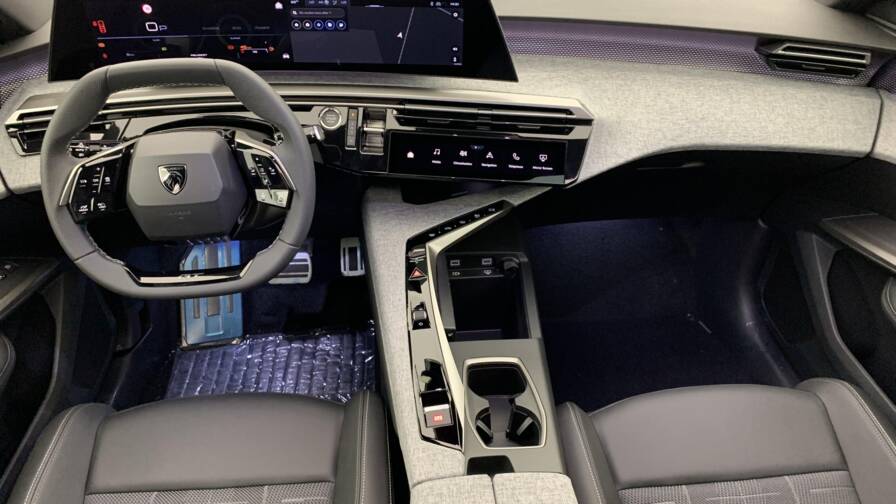 Mandataire Automobile neuf, recherche de Peugeot 3008-hybrid-145-e-dcs6-gt - E-Motors