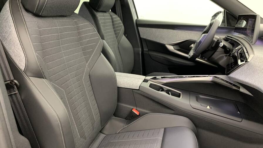 Mandataire Automobile neuf, recherche de Peugeot 3008-hybrid-145-e-dcs6-gt - E-Motors